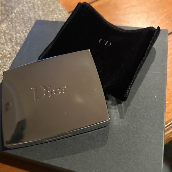 Dior Golden Jungle Eyeshadow and Lip Gloss Palette. This limited edition - Picture 4 of 6